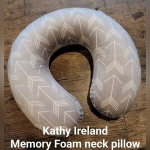 Kathy Ireland travel pillow